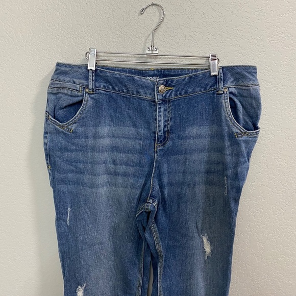 Lane Bryant Distressed Crop Jeans - Picture 2 of 8